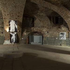 2012 „WATER GATES“, an exhibition project by Ulay, Maribor, Slowenien (pictures in the middle, "Jump into the void II")