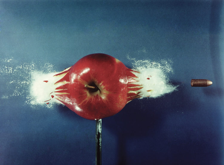 Shoot No.3:after H. Edgerton”, 2006, ca. 110x140cm, c-print, 2+1AP