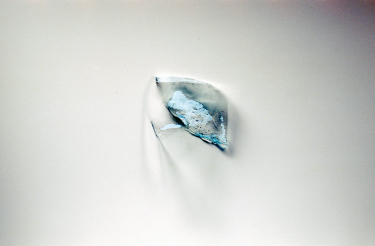 “CLR no.49 (Cristallin_Lumière_Reliques), 2014, ca. 80x100cm, photogram on colorfilm:C-Print, 2+1 AP